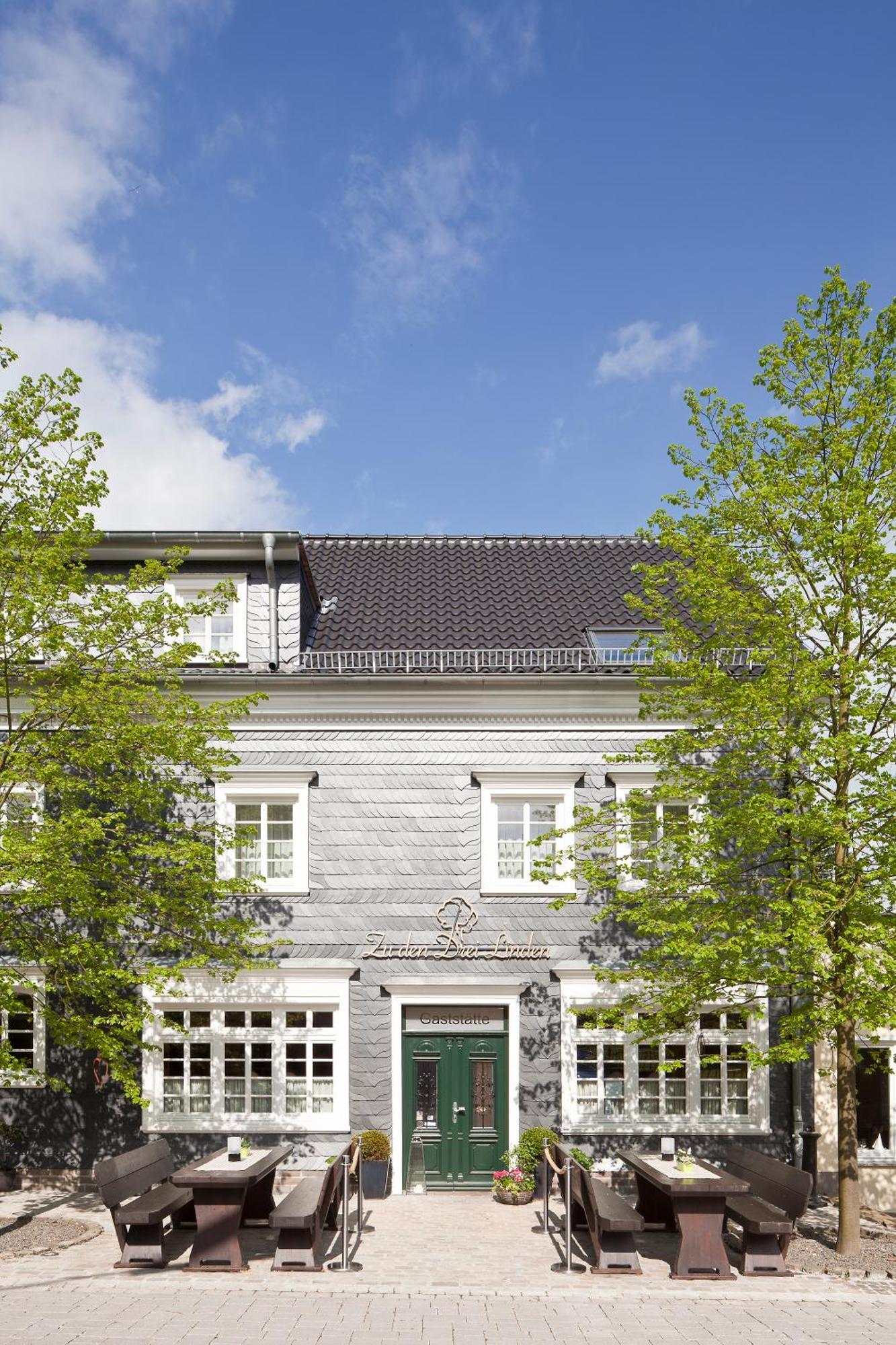 Zu Den Drei Linden Hotel Wermelskirchen Exterior foto